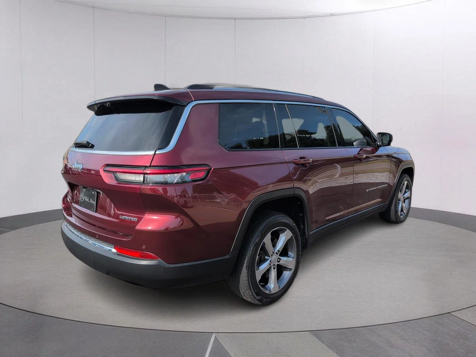 Used 2021 Velvet Red Pearlcoat Jeep Limited image 7