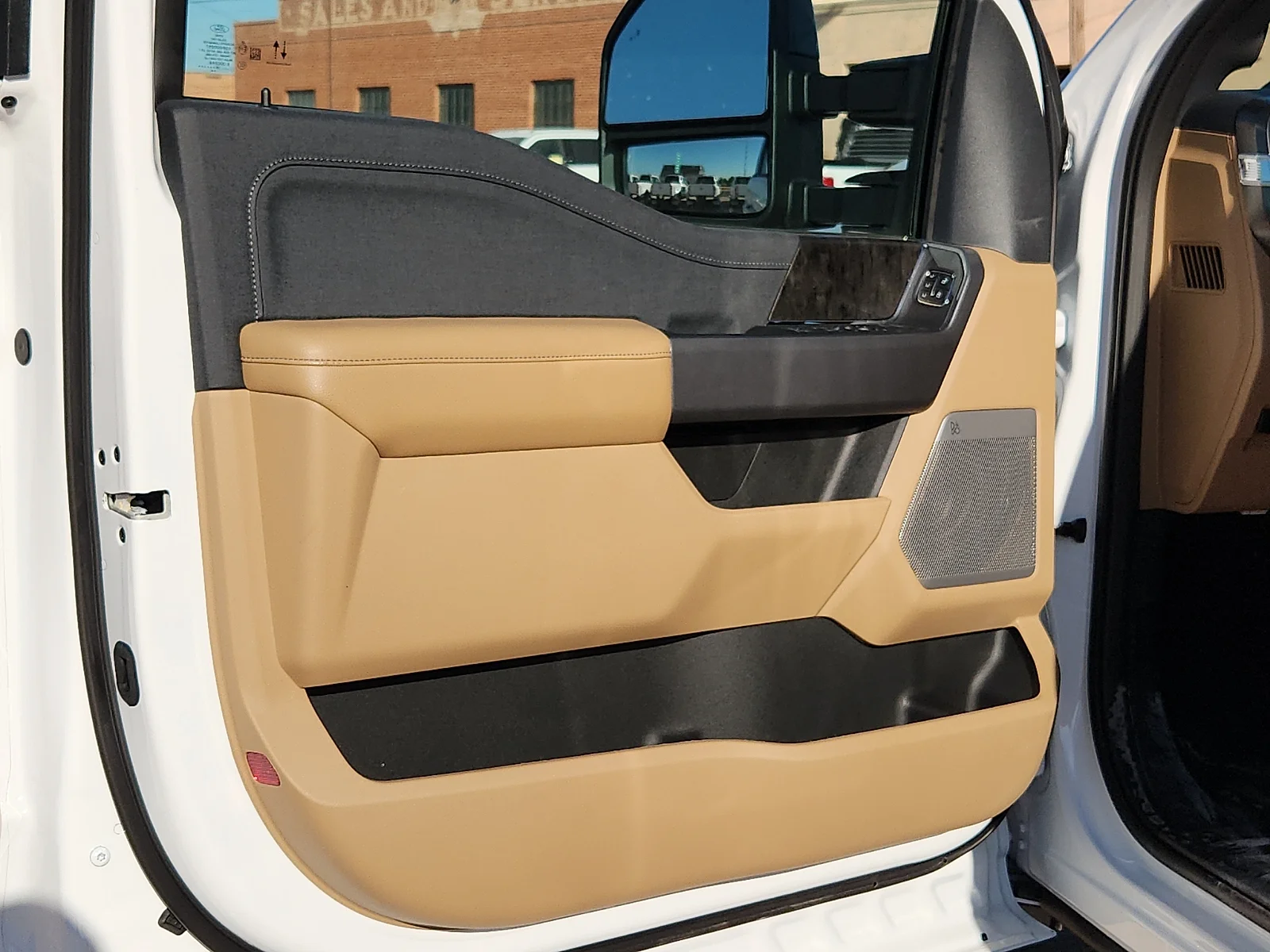New 2026 Oxford White Ford LARIAT image 14