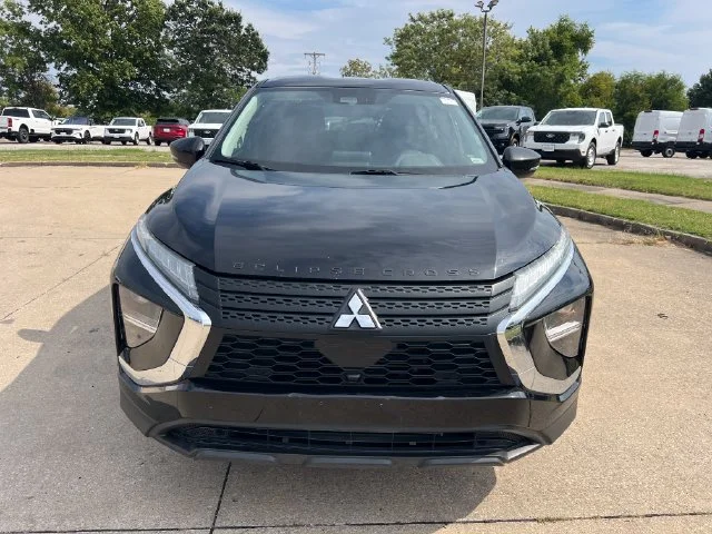 Used 2022  Mitsubishi LE image 10