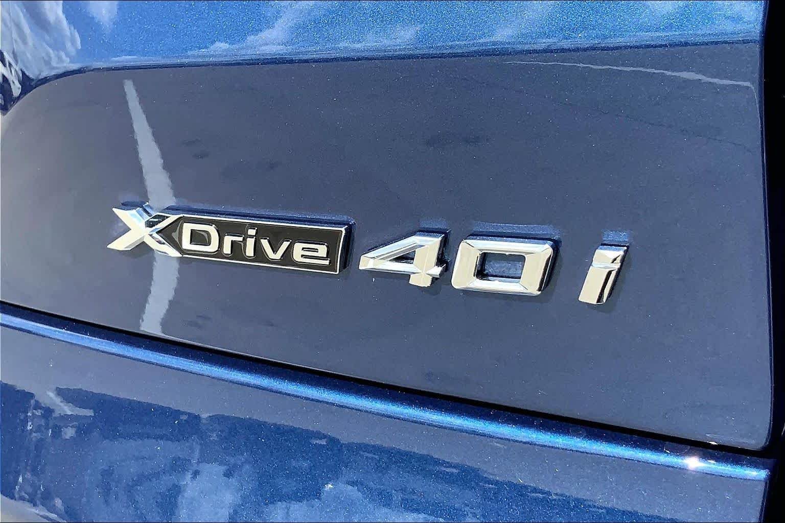 Used 2023 Phytonic Blue Metallic BMW xDrive40i image 9