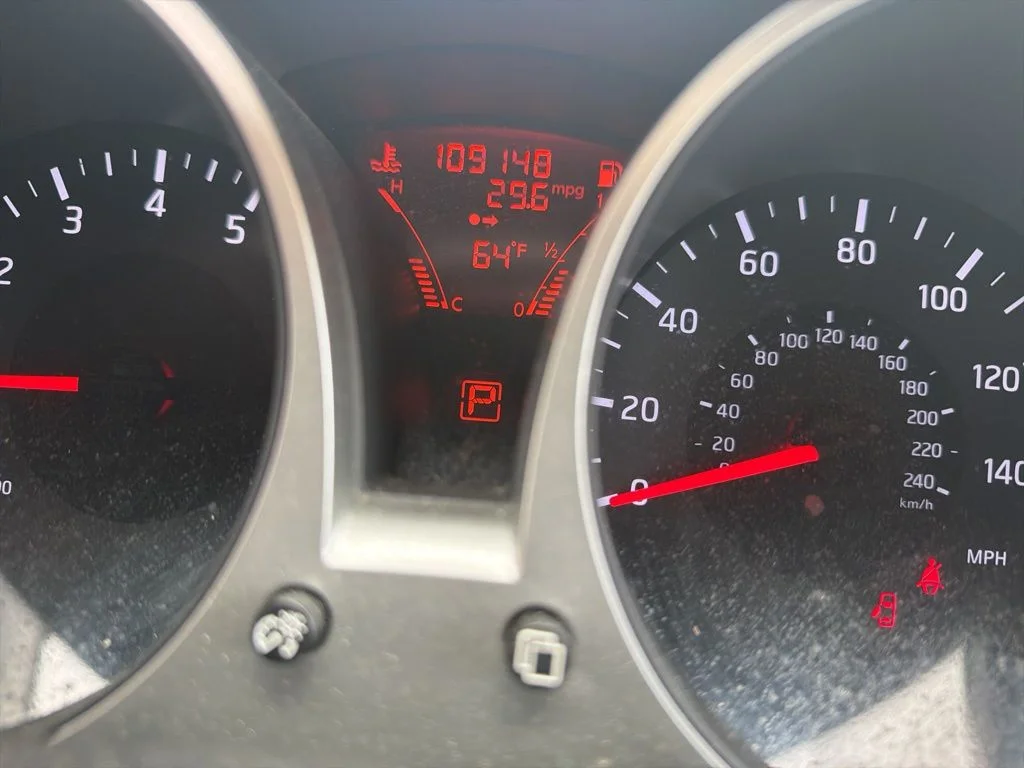Used 2015 Red Nissan SV image 4