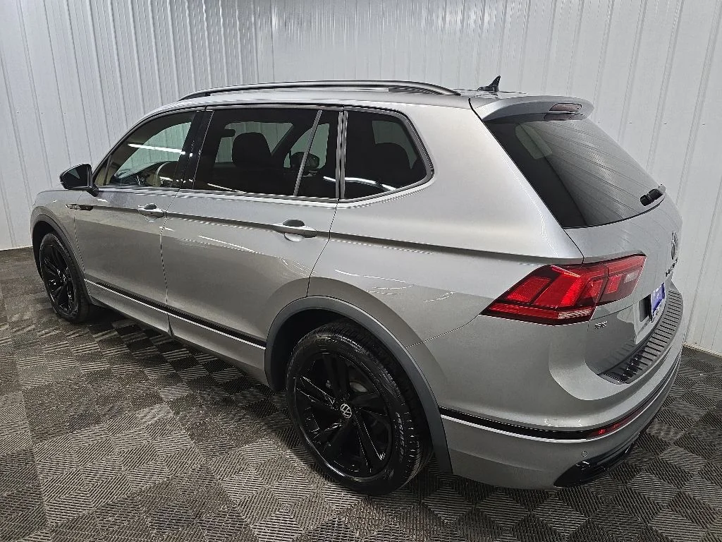 Used 2023 Silver Volkswagen 2.0T SE R-Line Black image 9