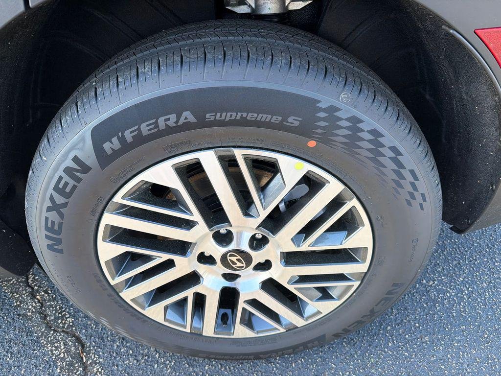 New 2026 Black Hyundai SEL Premium FWD image 20