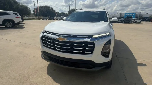 Certified Used 2025 Summit White Chevrolet LT image 3