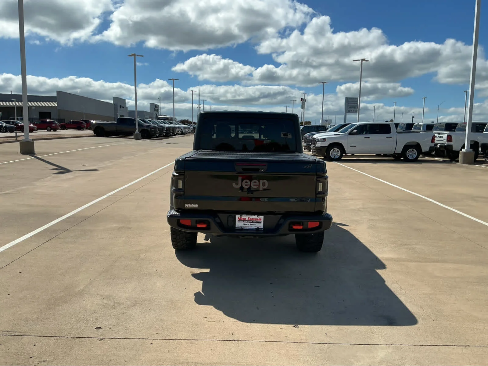 Used 2023 Black Clearcoat Jeep Mojave image 7