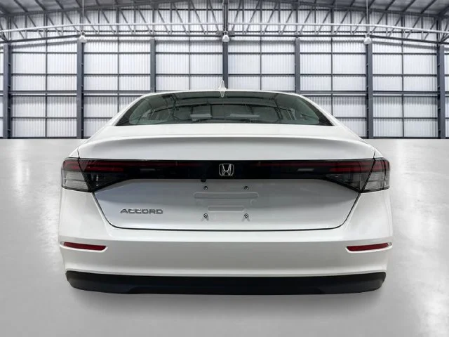 New 2026 Platinum White Pearl Honda LX image 4