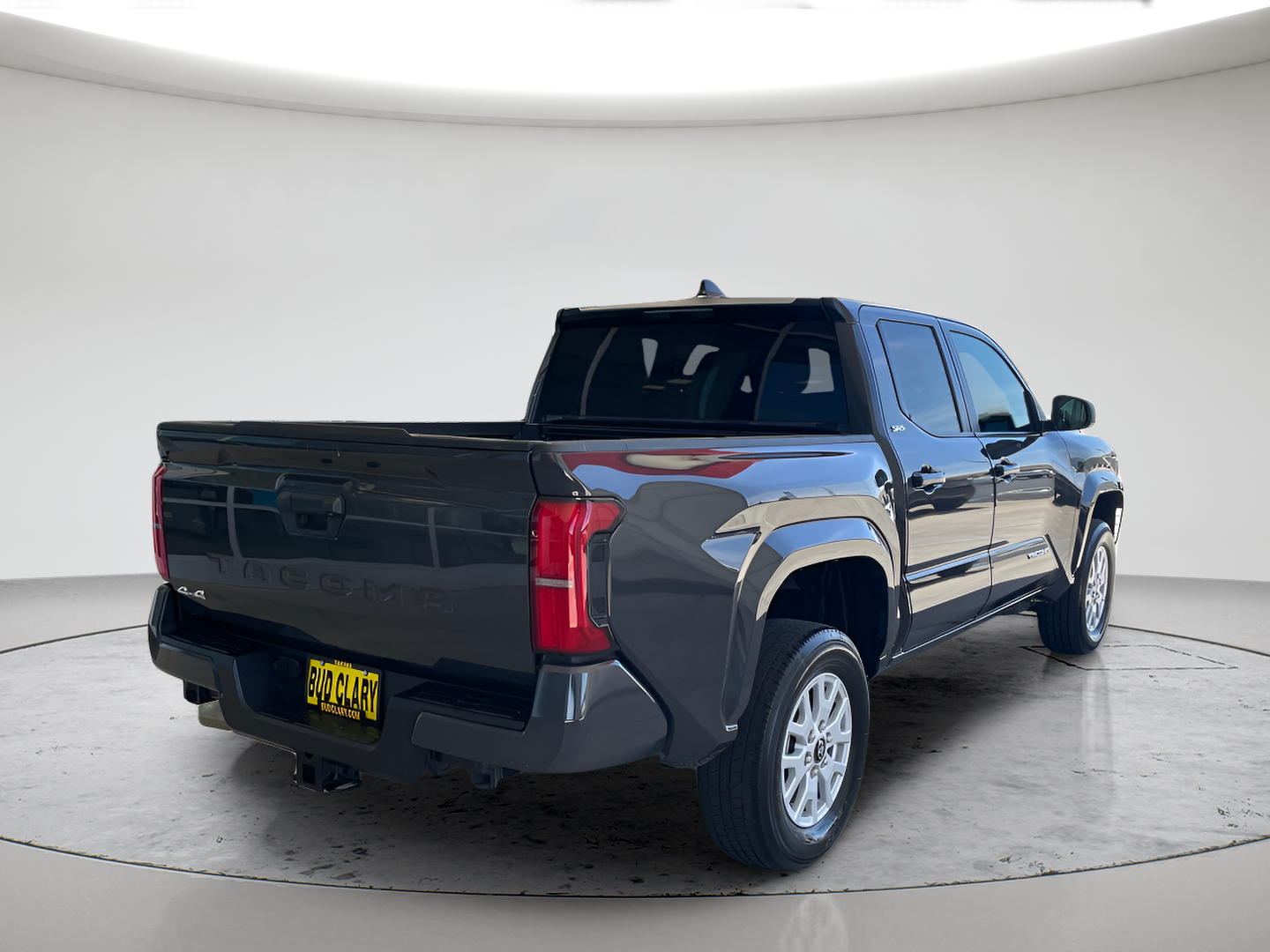 Certified Used 2024  Toyota SR5 image 3