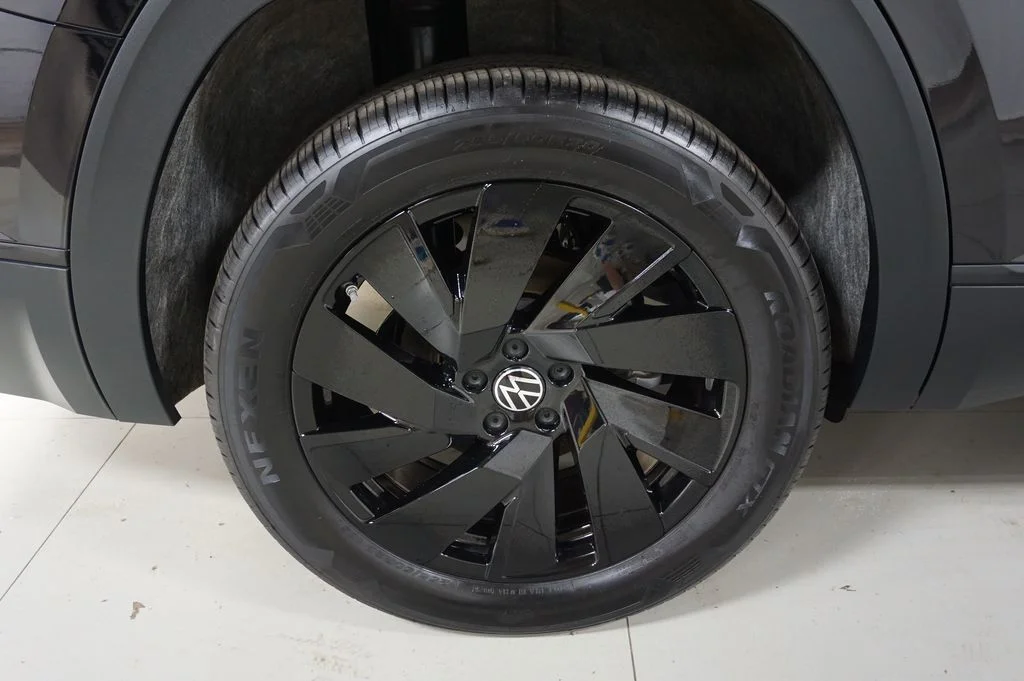 Certified Used 2026 Deep Black Pearl Volkswagen 2.0T SE w/Technology image 46