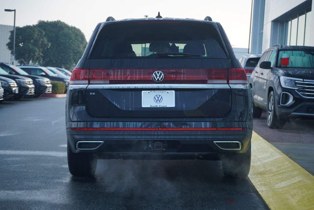 New 2026 Deep Black Pearl Volkswagen SE w/Technology image 4