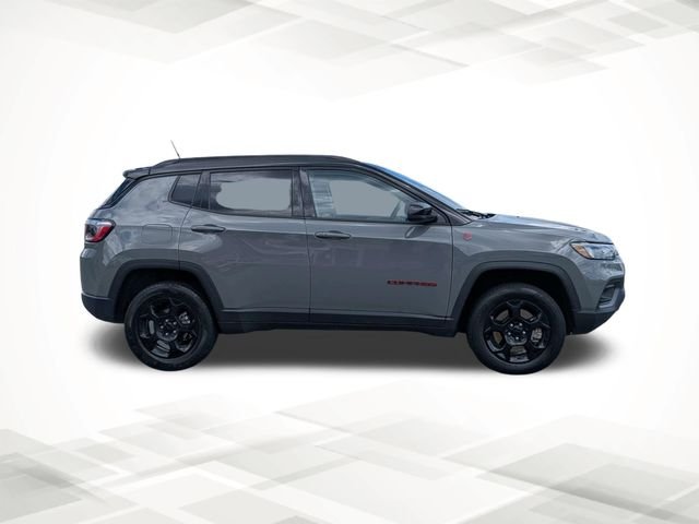 Used 2024 Gray Jeep Trailhawk image 3
