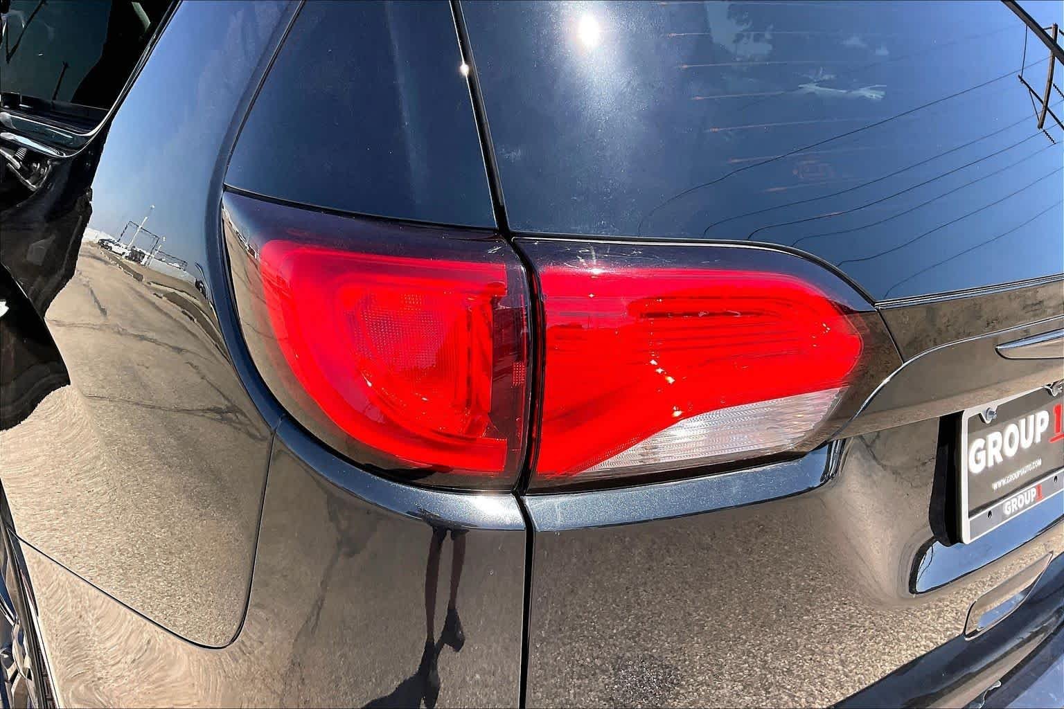 Used 2018 Brilliant Black Crystal Pearlcoat Chrysler Touring Plus image 27