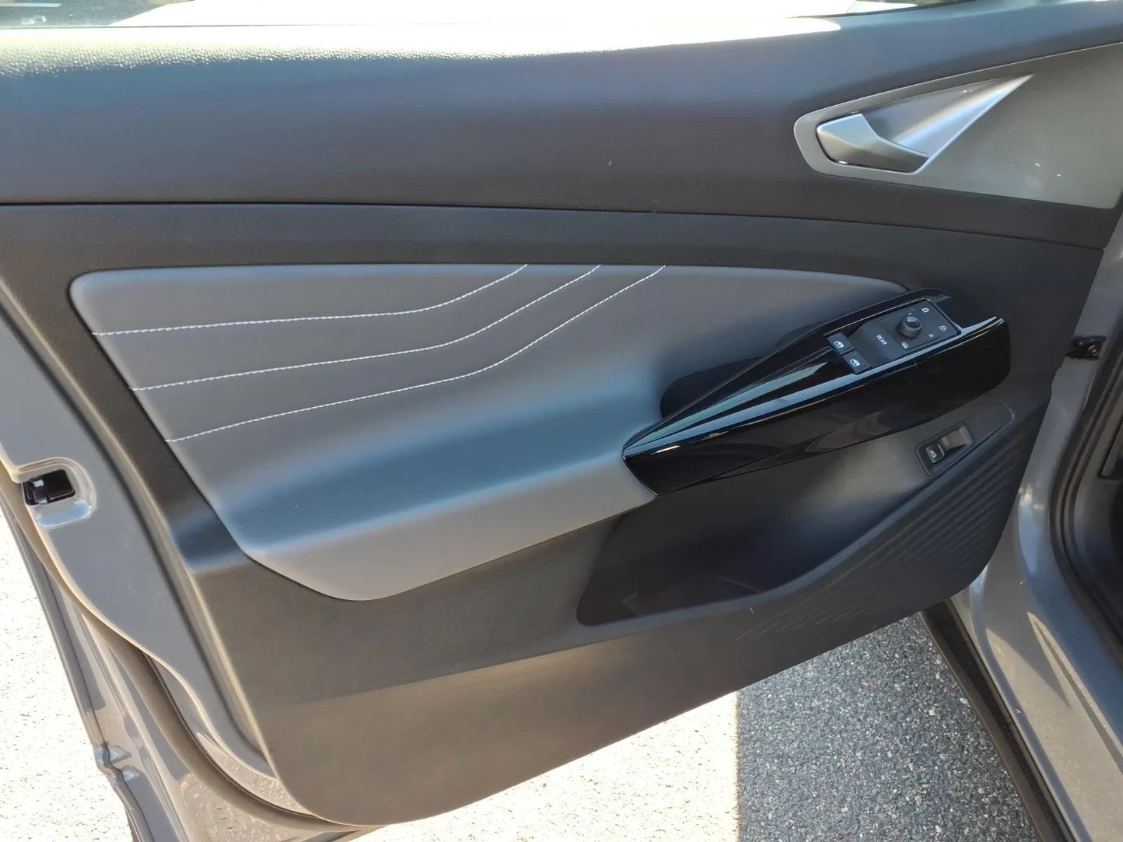 Certified Used 2023 Pure Gray Volkswagen Pro S image 10