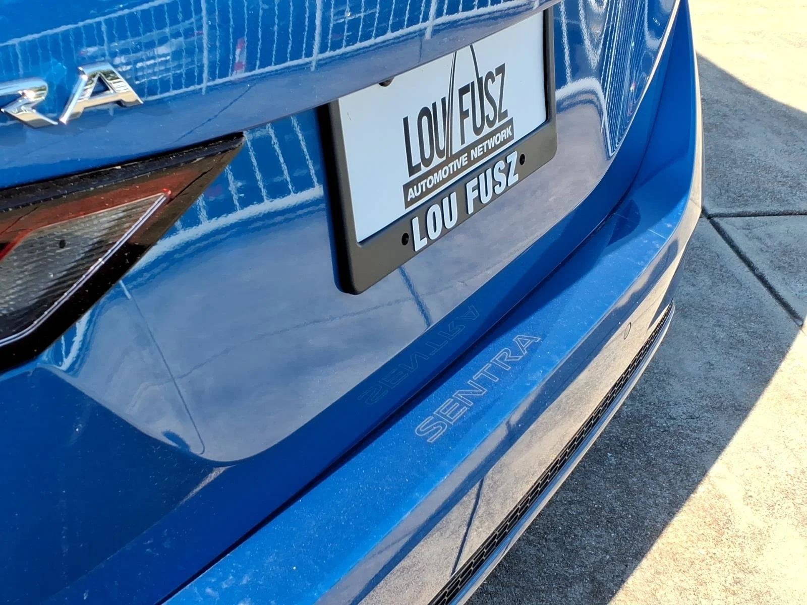 Used 2022 Electric Blue Metallic Nissan SV image 33