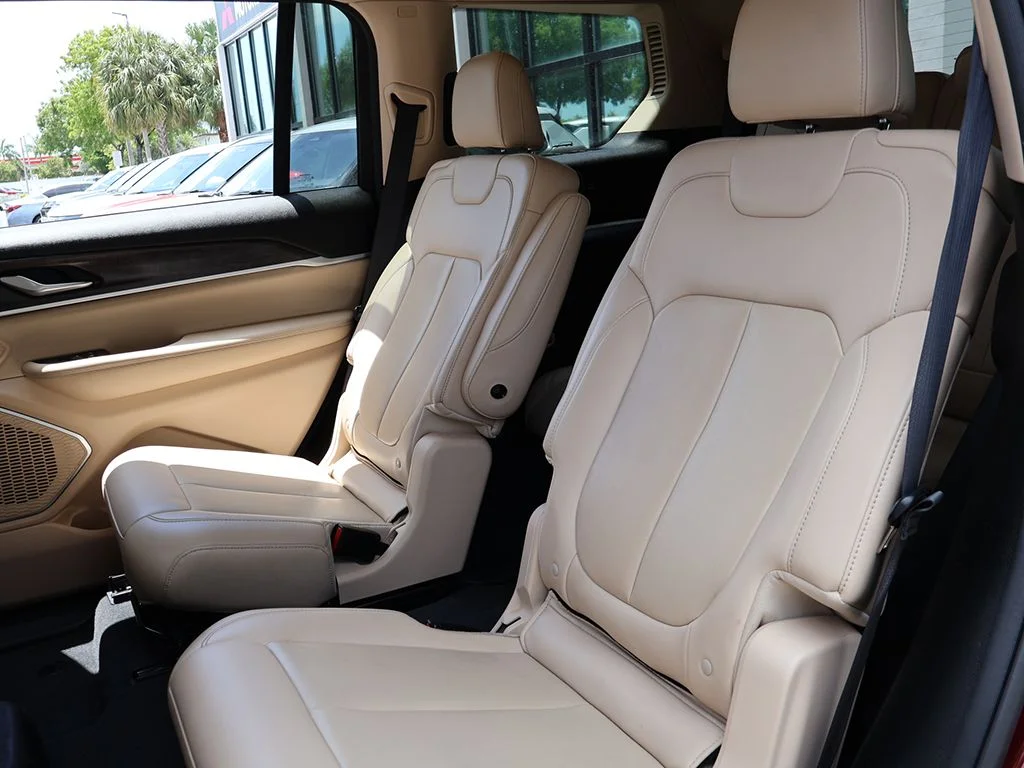Used 2022 Red Jeep Limited image 40