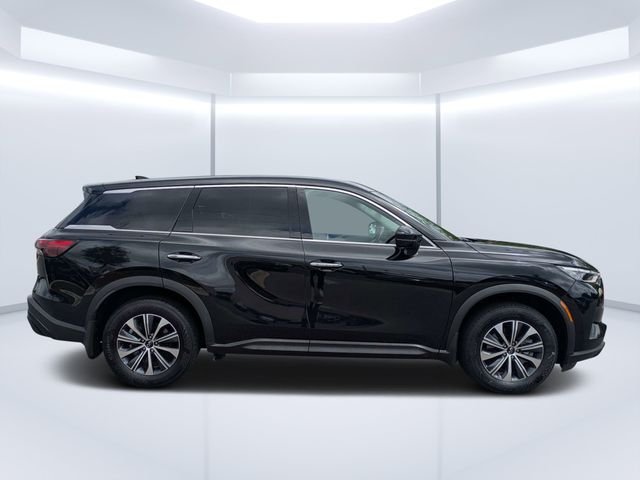 Certified Used 2025 Black INFINITI PURE image 2