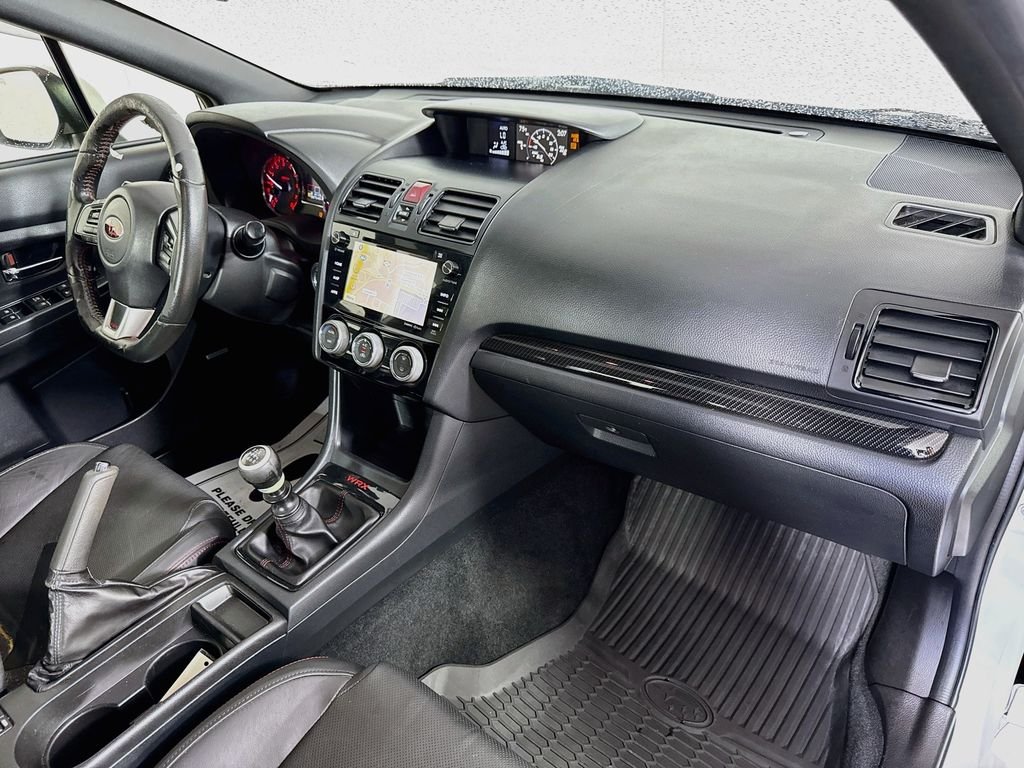 Used 2016 Crystal White Pearl Subaru Limited image 30