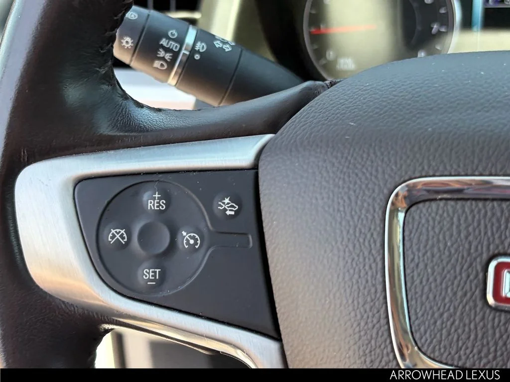 Used 2018 White GMC SLT-2 image 17