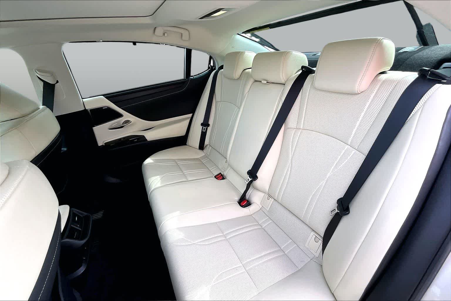 Used 2022 Moonbeam Beige Metallic Lexus Ultra Luxury image 21