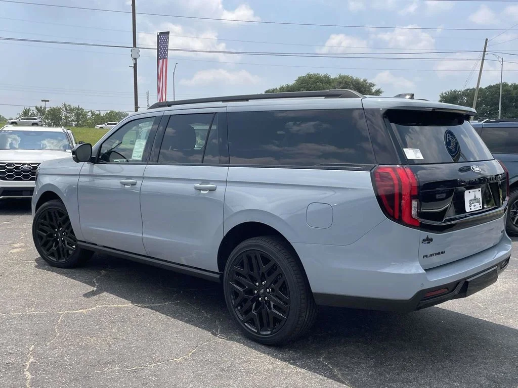 New 2027 Glacier Gray Metallic Tri-Coat Ford Platinum image 5