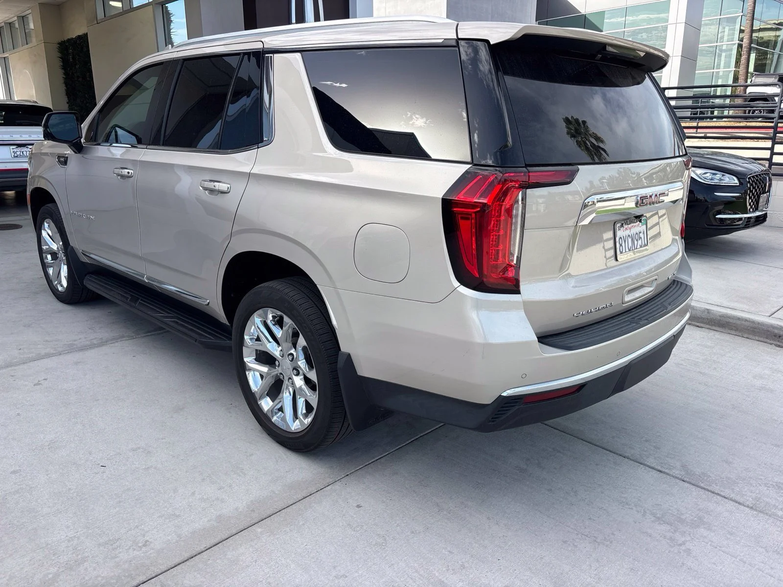 Used 2021 Beige GMC SLT image 3