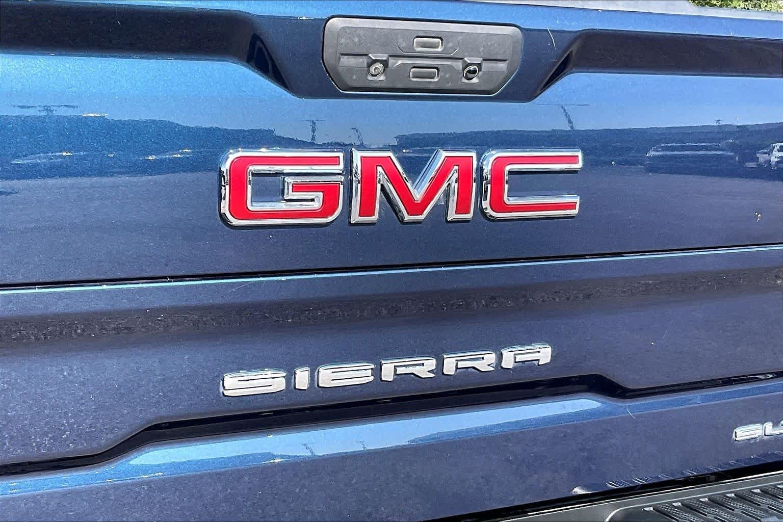 Used 2019 Pacific Blue Metallic GMC SLT image 10
