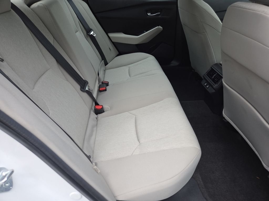 2025 Honda Accord SE - Photo 23