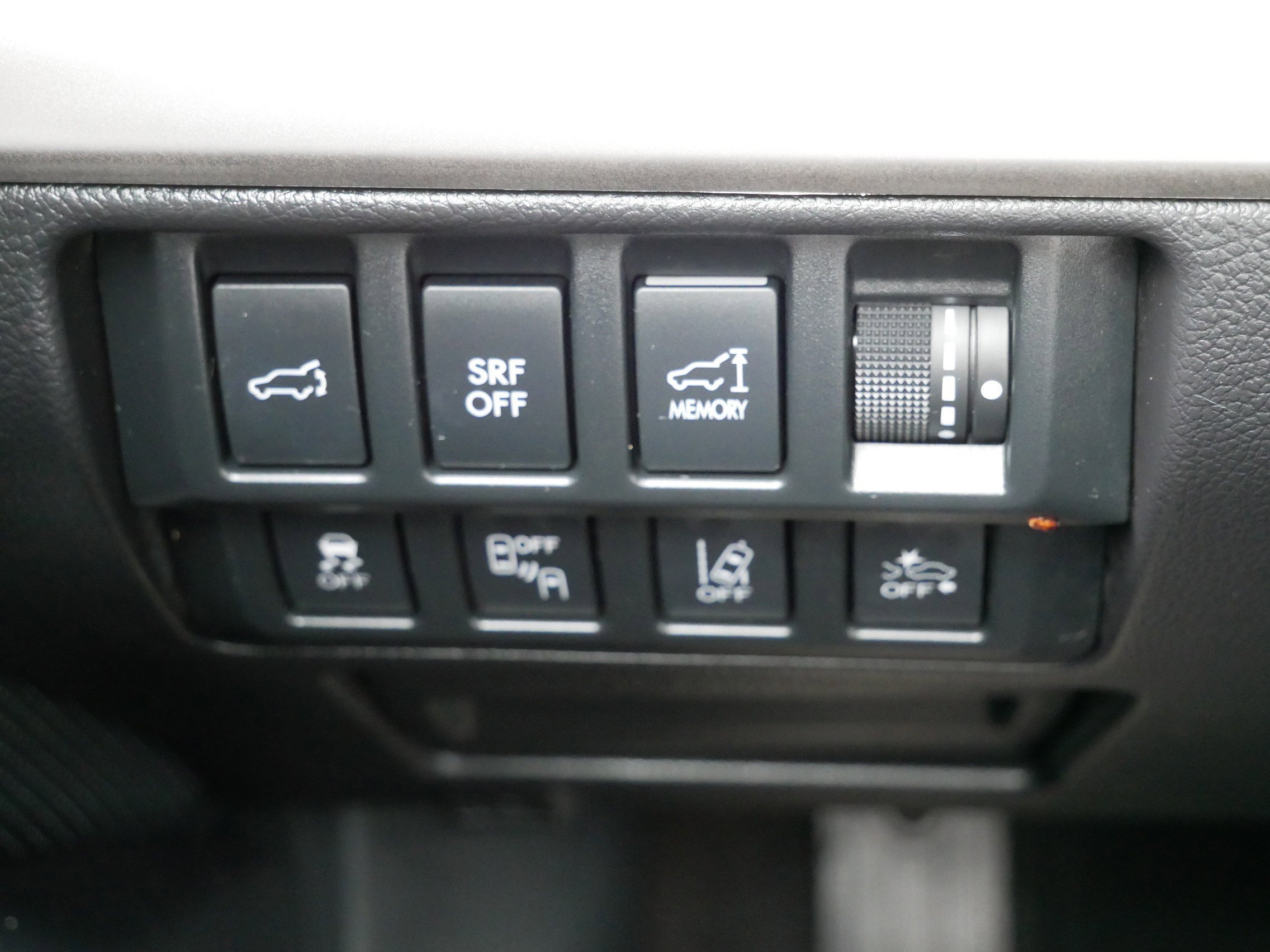 Used 2016 Carbide Gray Metallic Subaru 3.6R Limited image 27