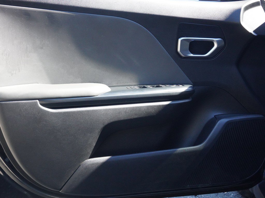 Used 2025 Black Kia LXS image 17