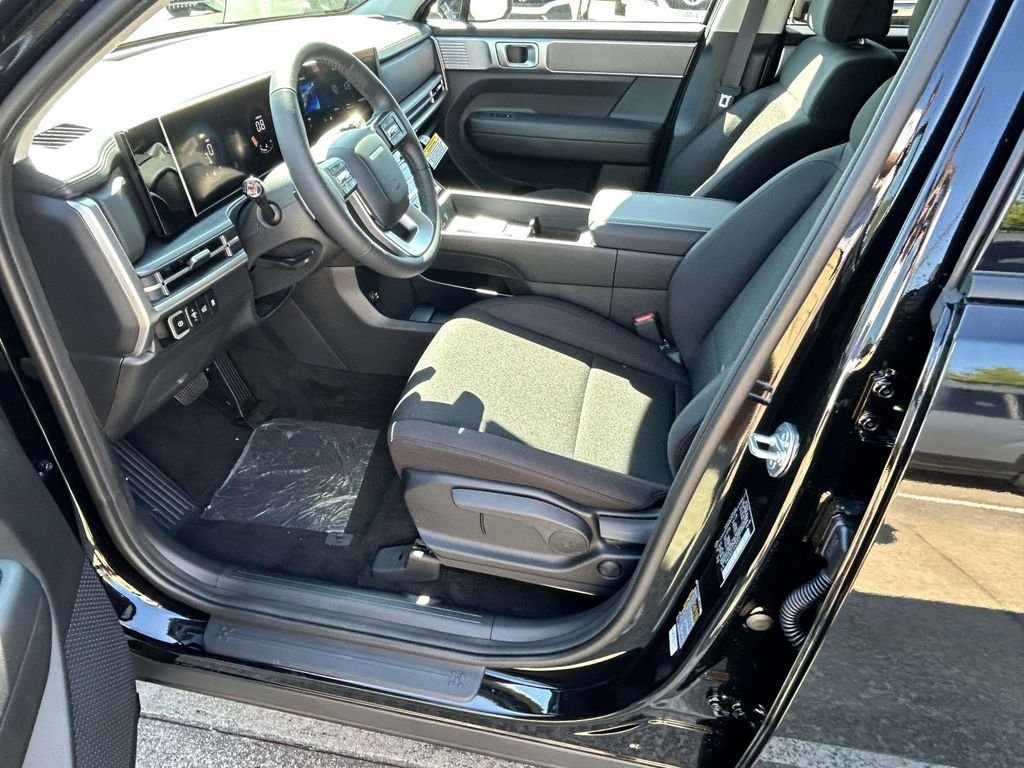 New 2027 Black Hyundai SE FWD image 17
