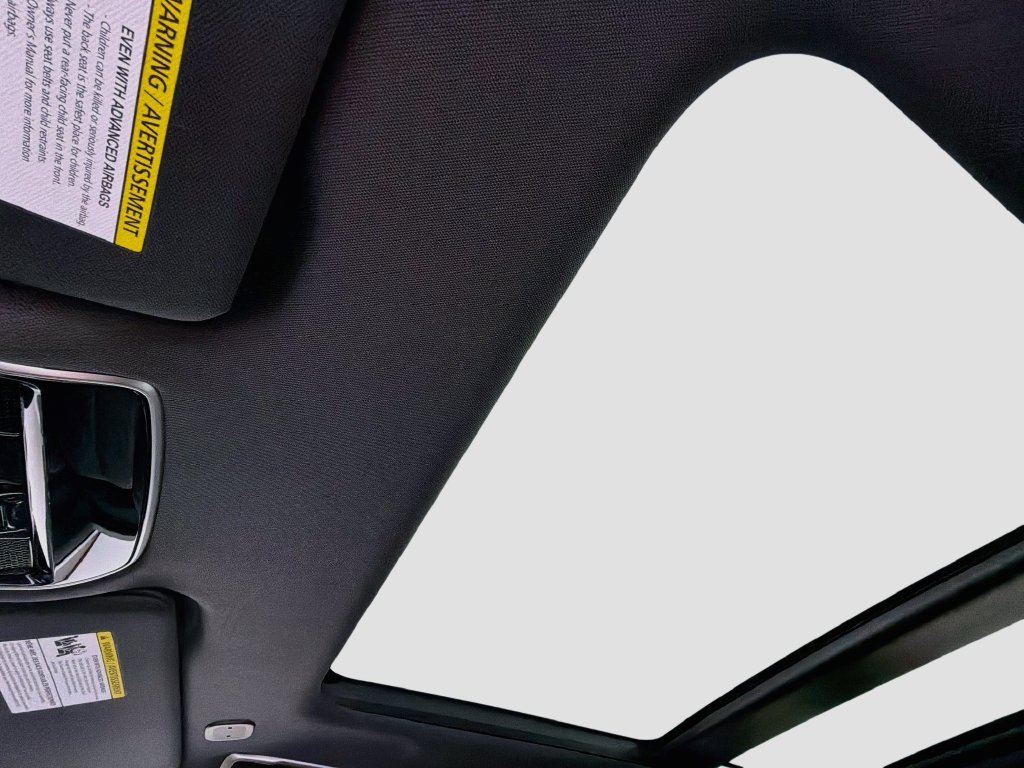 New 2027 Fuji White Land Rover SE image 23