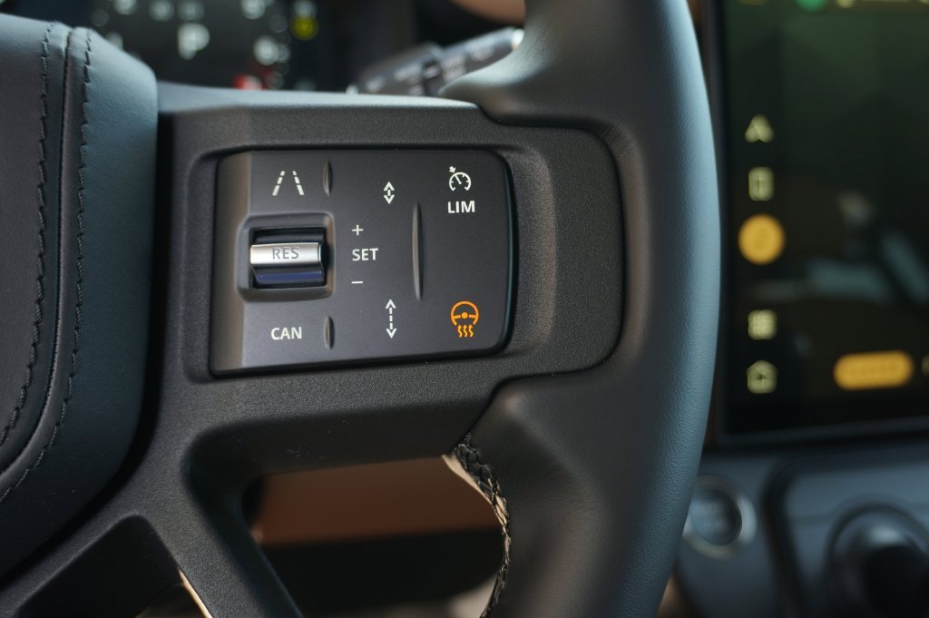 New 2026 Woolstone Green Land Rover X image 17
