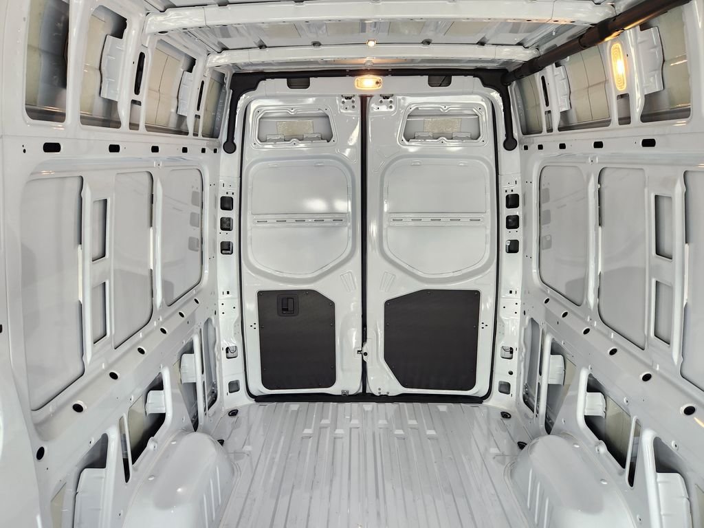 New 2026 ARCTIC WHITE Mercedes-Benz WORKER image 15