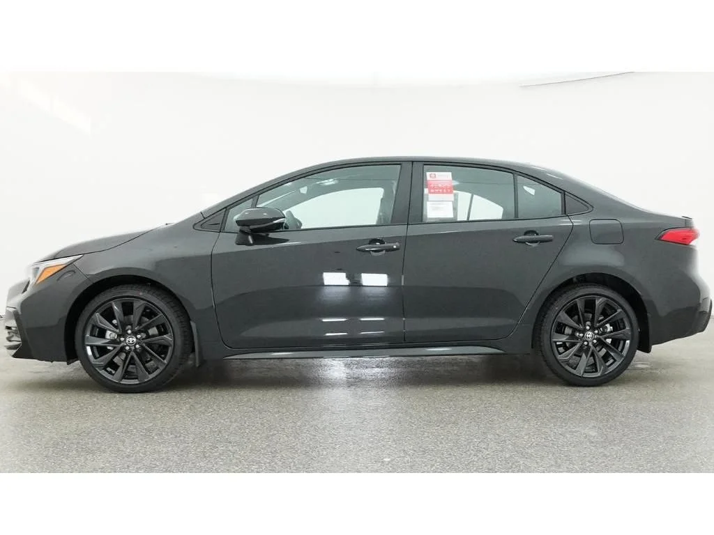 Used 2026  Toyota SE image 22