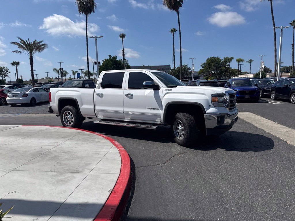 Used 2014 White GMC SLT image 31