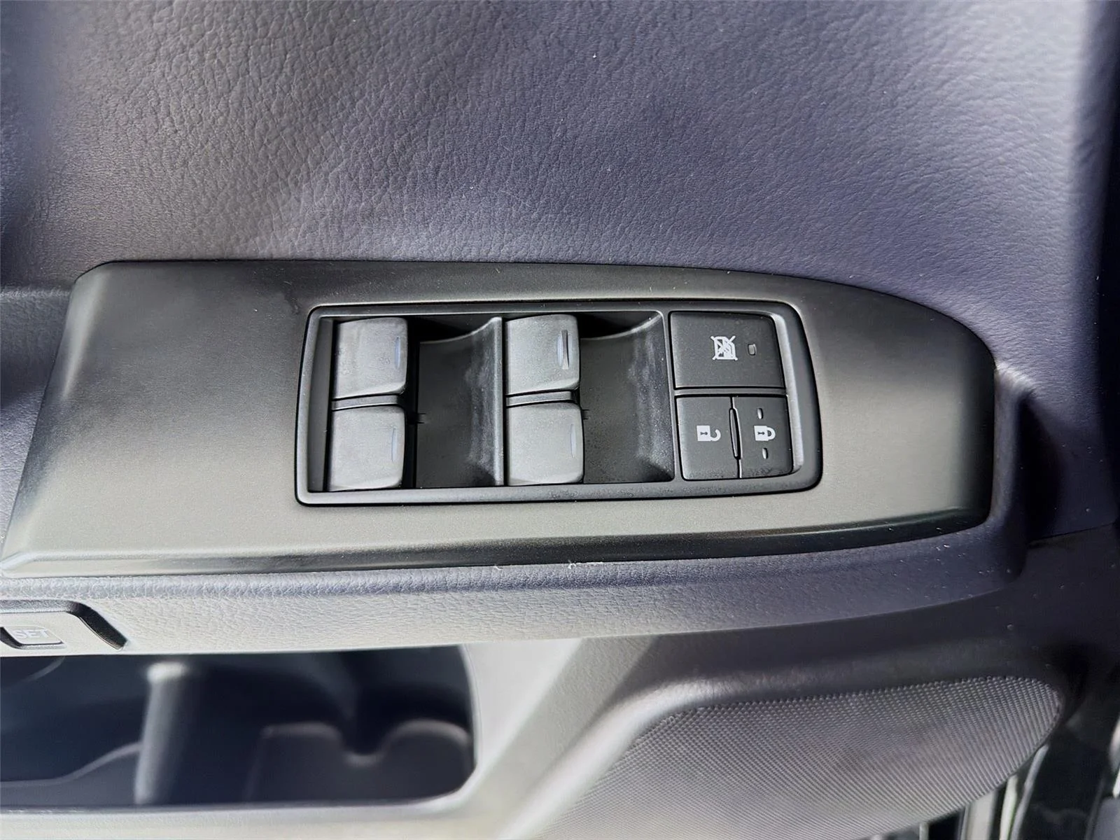 Used 2022  LEXUS PREM image 8