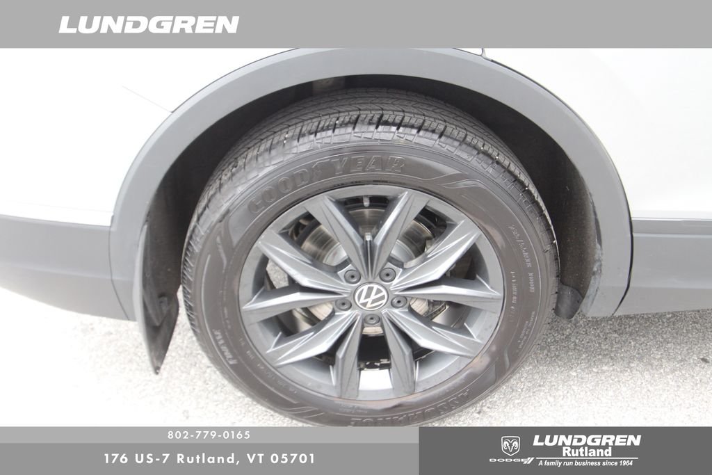 Used 2024 Gray Volkswagen 2.0T SE image 14