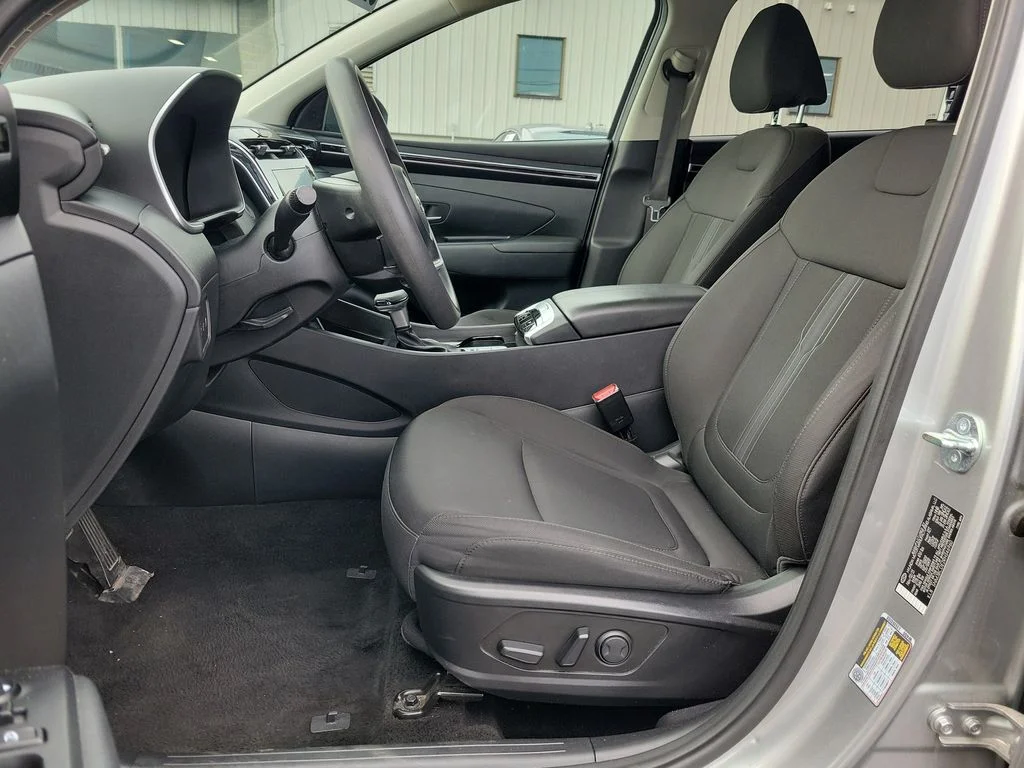 Used 2024 Silver Hyundai SEL image 19