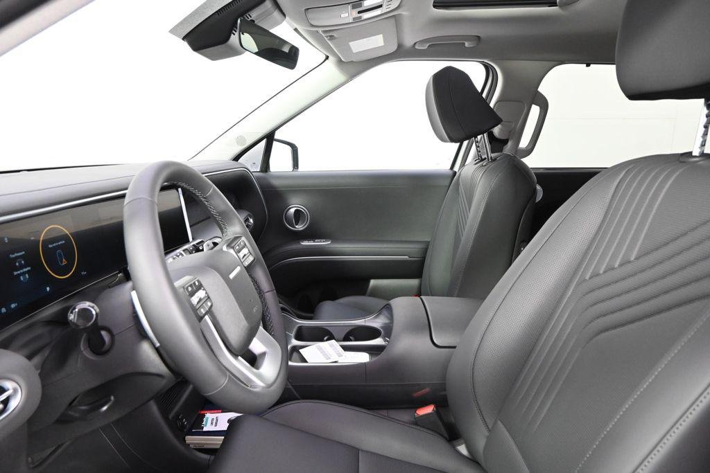 New 2026 Silver Metallic Hyundai SEL AWD image 13