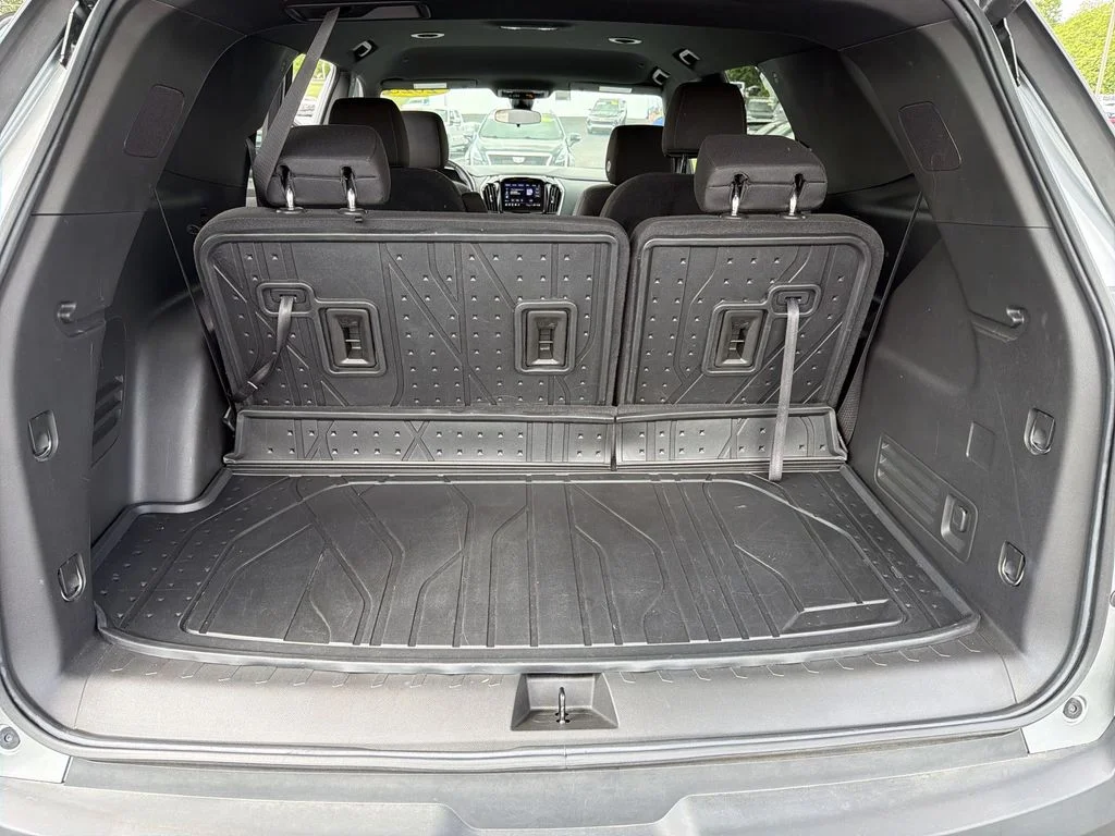 Used 2023 Gray Chevrolet LT image 29