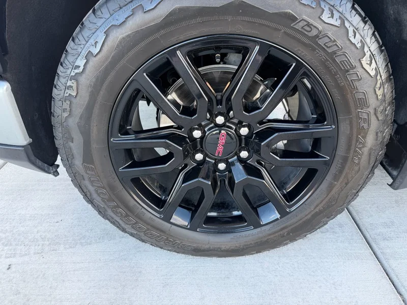 Used 2025 Sterling Metallic GMC Elevation image 36