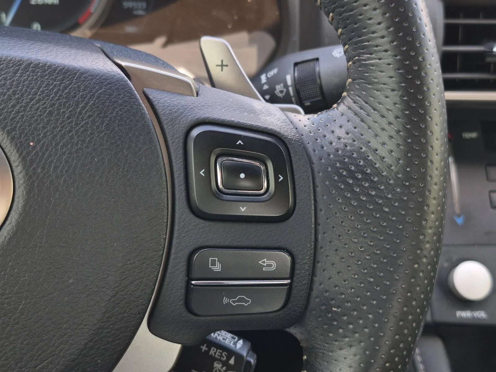 Used 2015 Nebula Gray Pearl Lexus 350 image 23