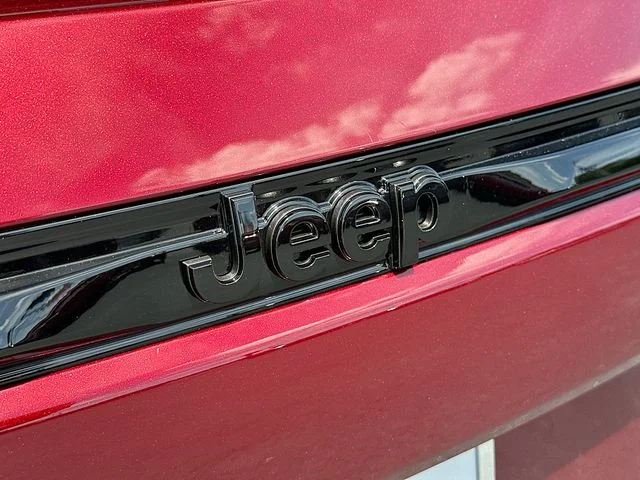 New 2026 Velvet Red Pearlcoat Jeep Limited image 20