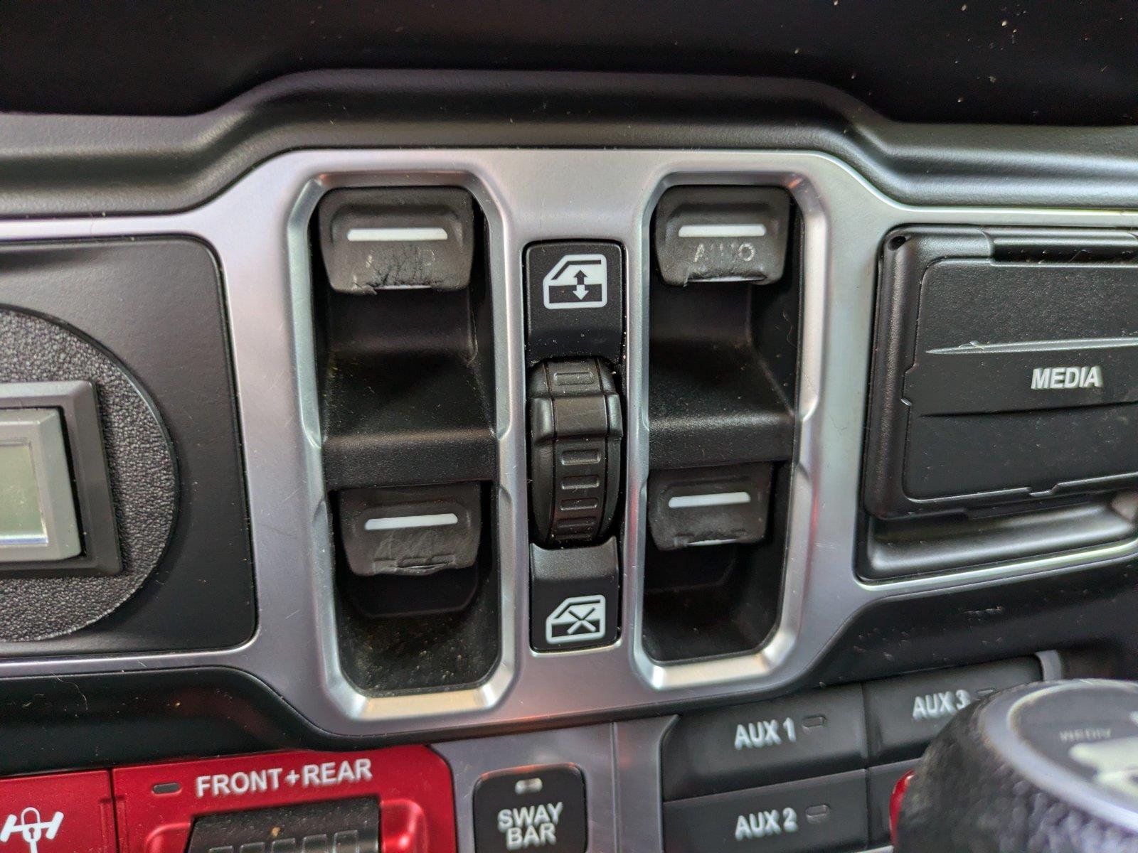 Used 2018 Granite Crystal Metallic Clearcoat Jeep Rubicon image 20
