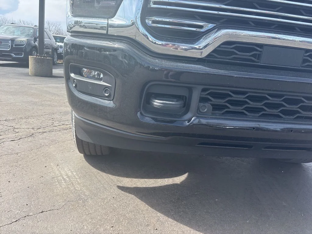 New 2026 Diamond Black Crystal Pearl-Coat Exterior Paint RAM LARAMIE image 12