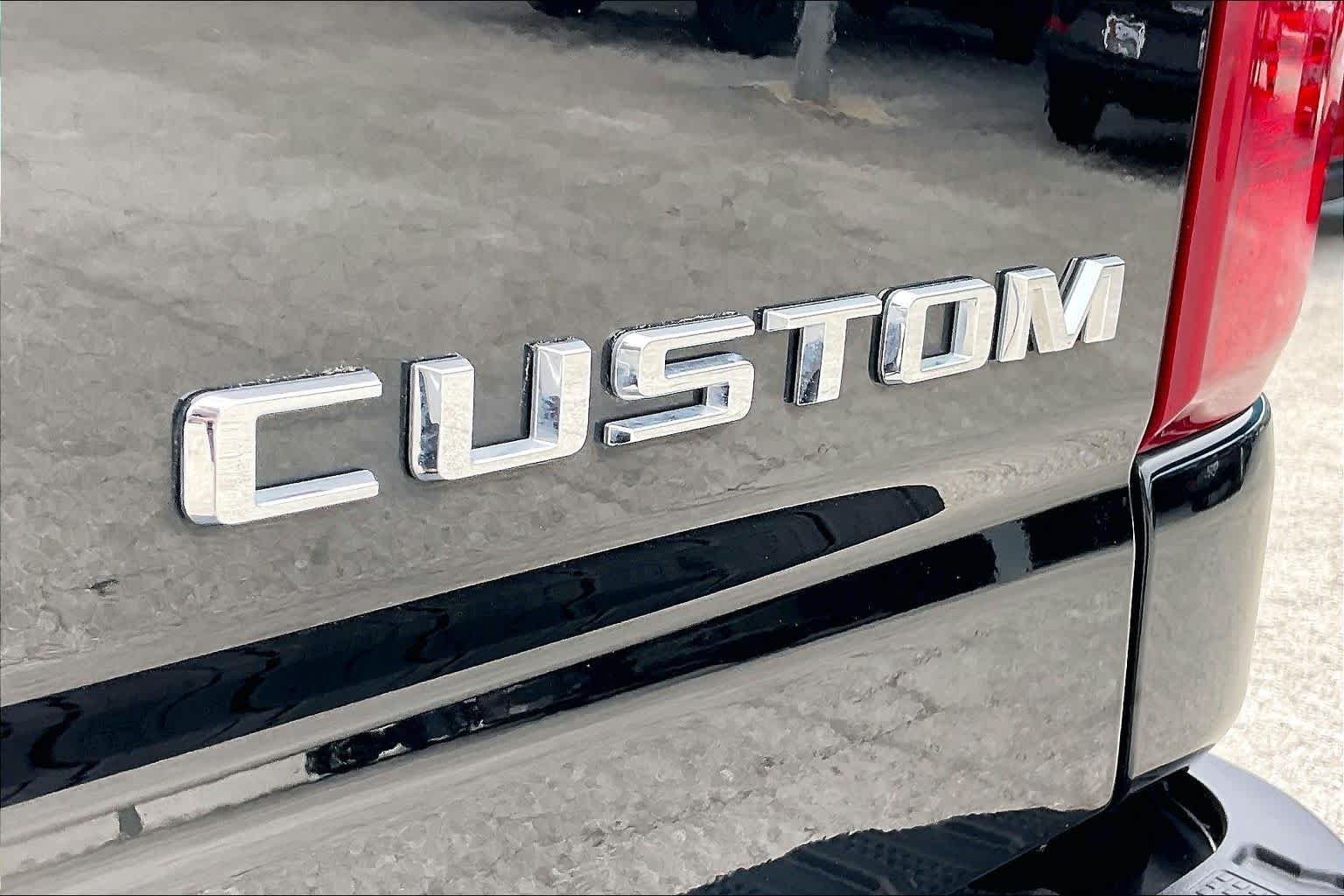 Used 2025 Black Chevrolet Custom image 10