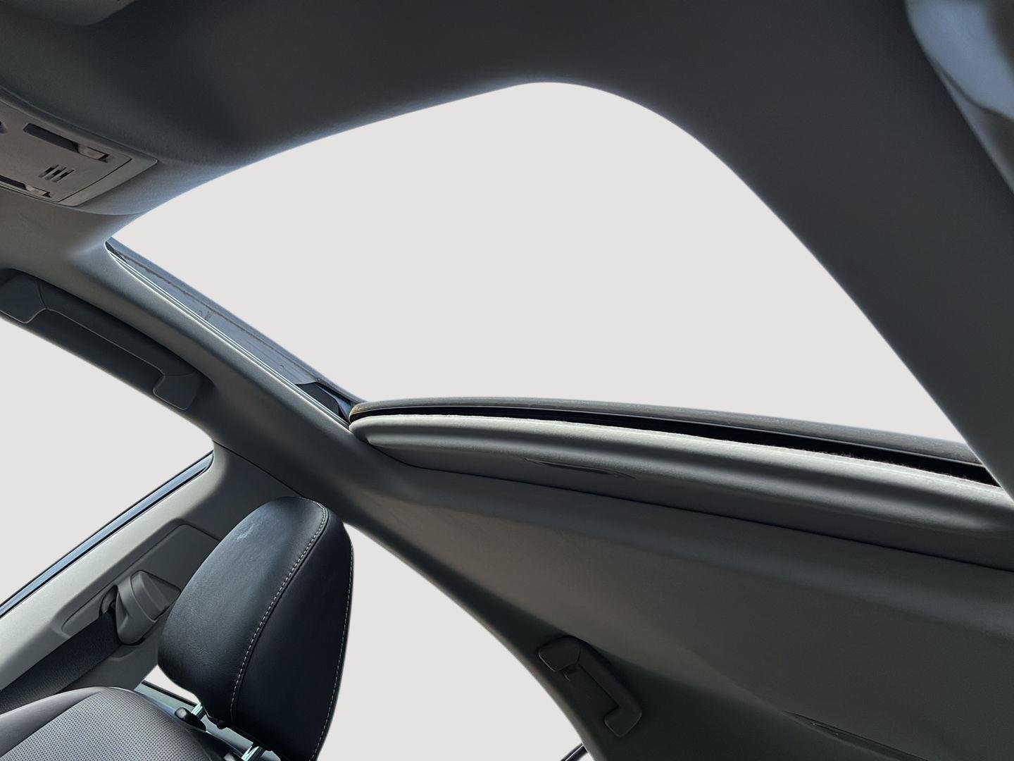 Used 2014 Nebula Gray Pearl Lexus Hybrid image 6