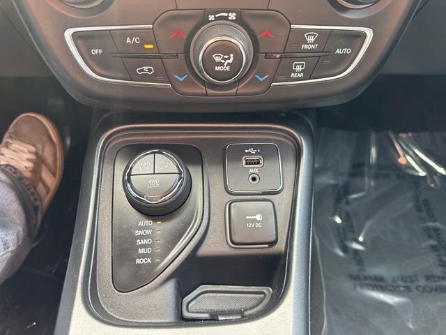 Used 2019 Blue Jeep Trailhawk image 15