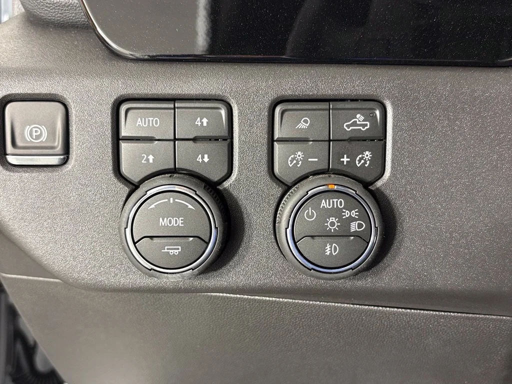 New 2026 Summit White Chevrolet LT Trail Boss image 29