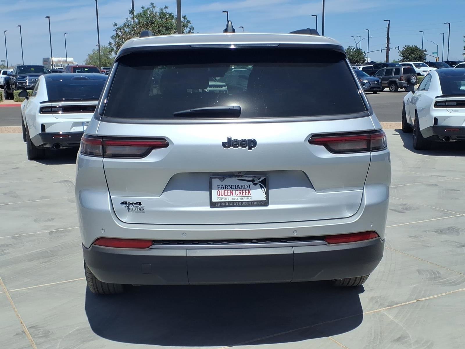 New 2026 Silver Zynith Exterior Paint Jeep Laredo Altitude image 5