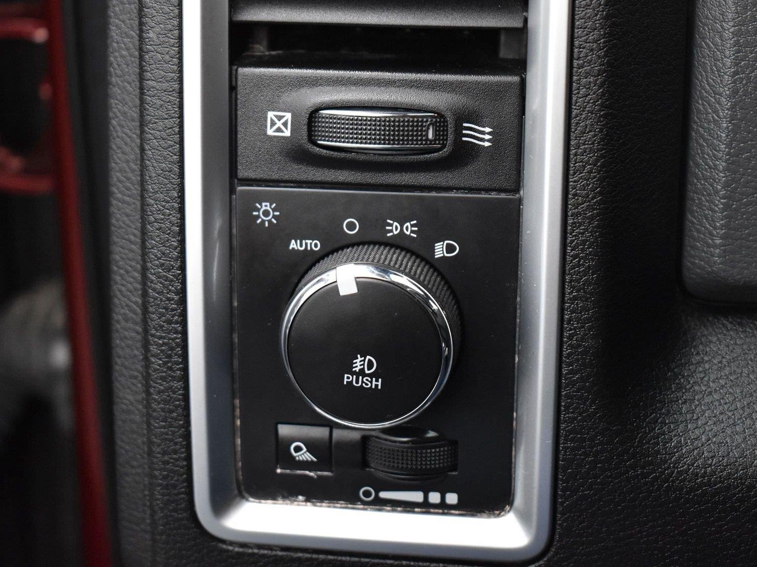 Used 2017 Delmonico Red Pearlcoat Ram Big Horn image 29